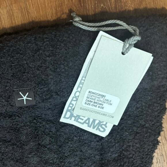 NWT Barefoot Dreams CozyChic Cable Beanie W/ Pom Pom Dark Brown One Size main image 4